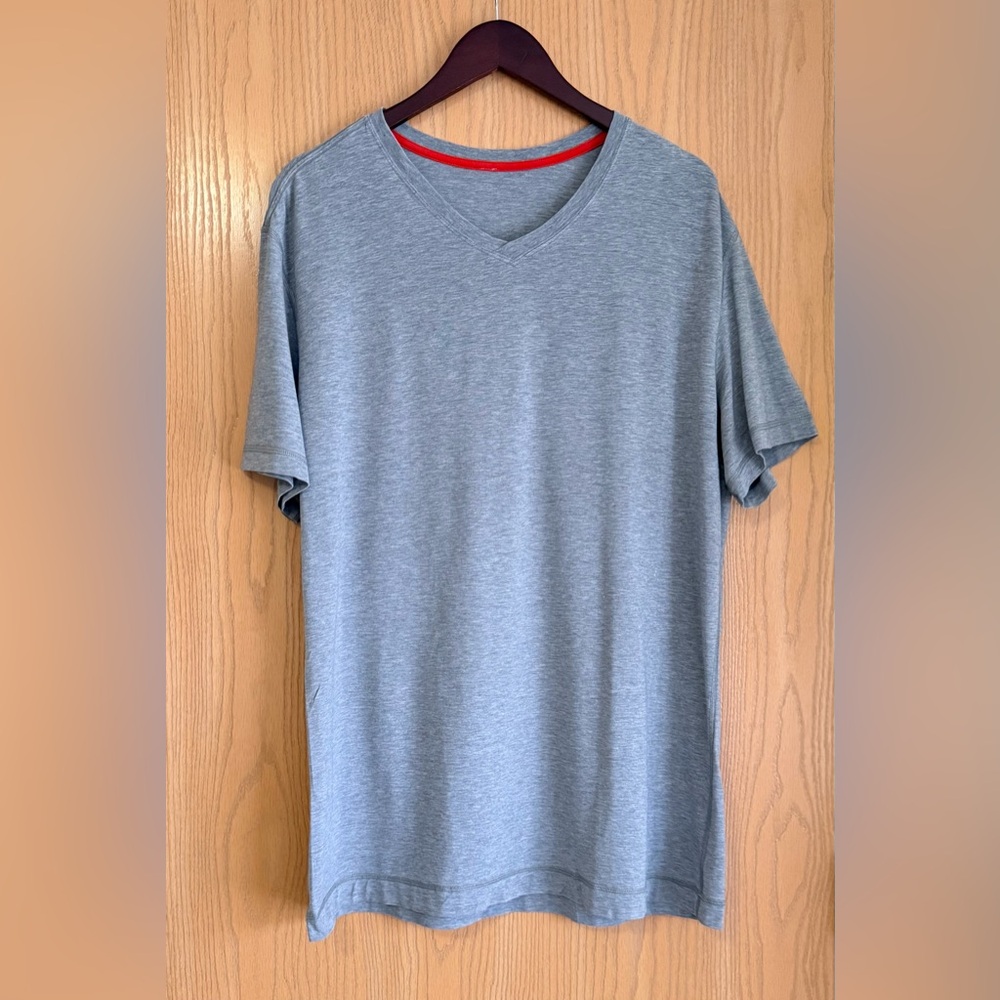 Lululemon Gray Shirt Men's XL Short Sleeve V-Neck Active Wear